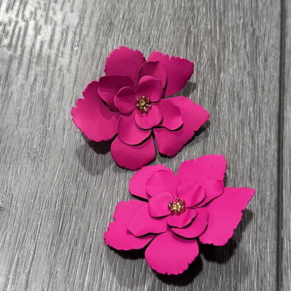 GORGEOUS PINK FLOWER EARRINGS - Picture 4 of 4